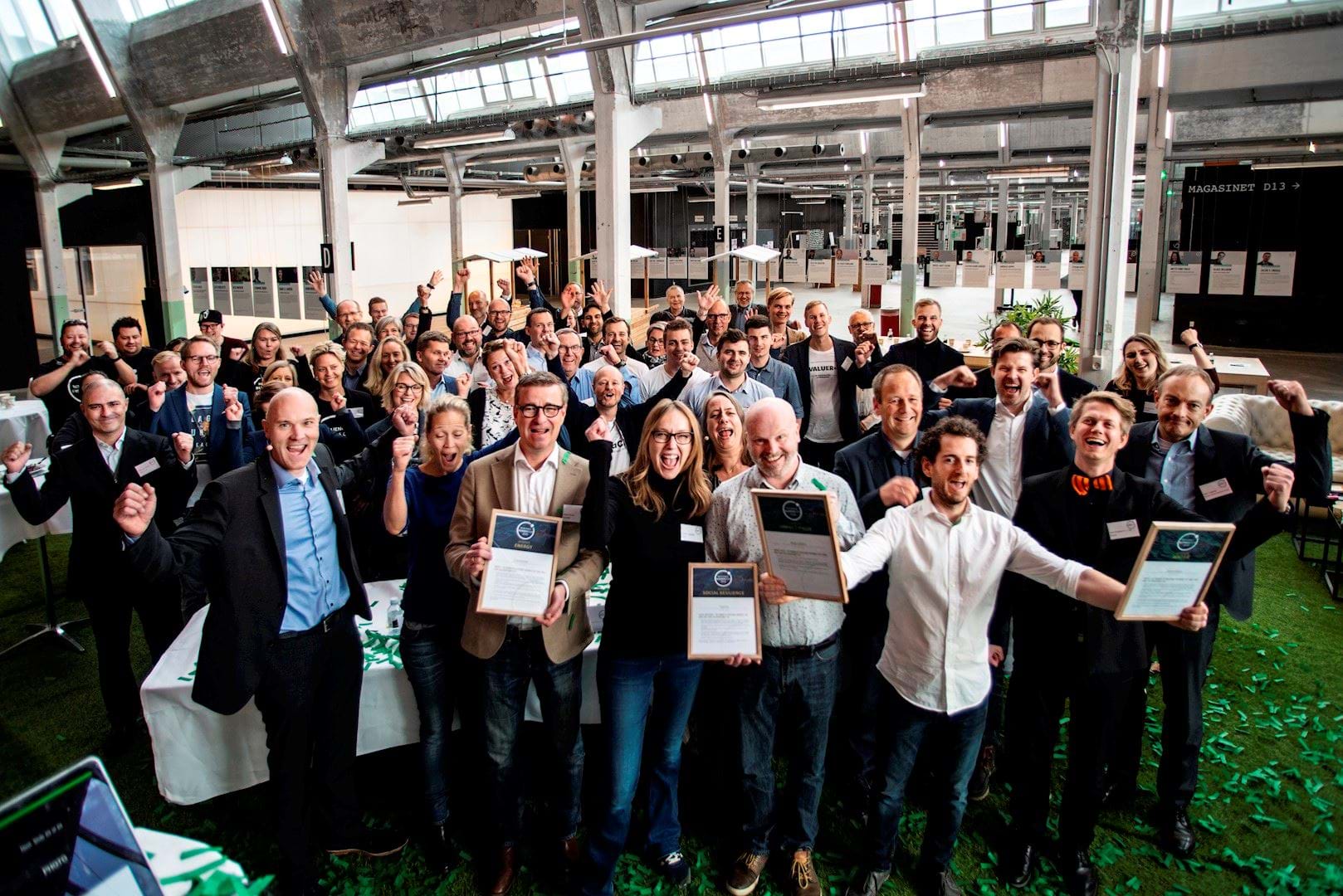 Spinderihallerne , mennesker med diplomer